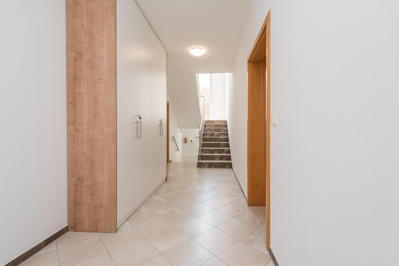 Villa Petra S Bazenom, Rostiljem I Parkingom Zadar Exterior foto
